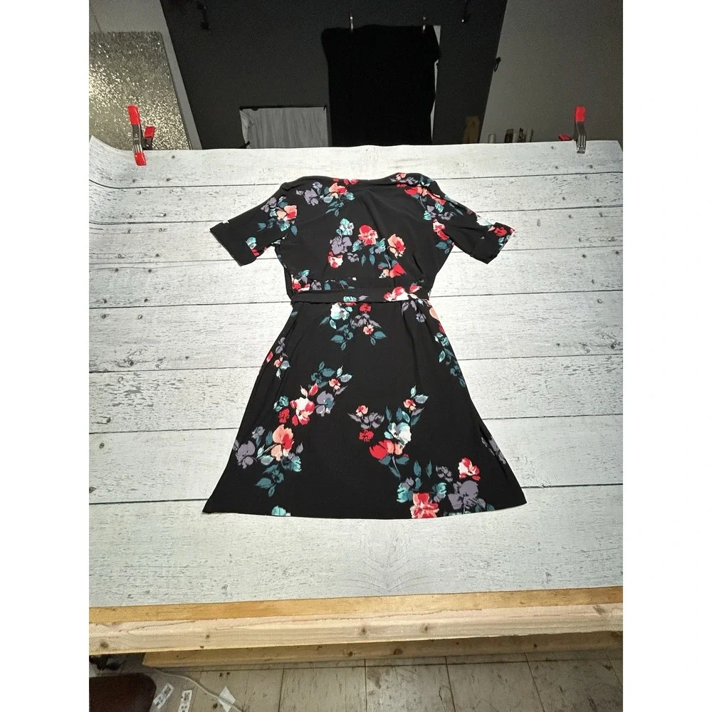 Apt. 9 Women's Black Dress w/ Floral Print. Cuffed Sleeves And Belt. Size XL.